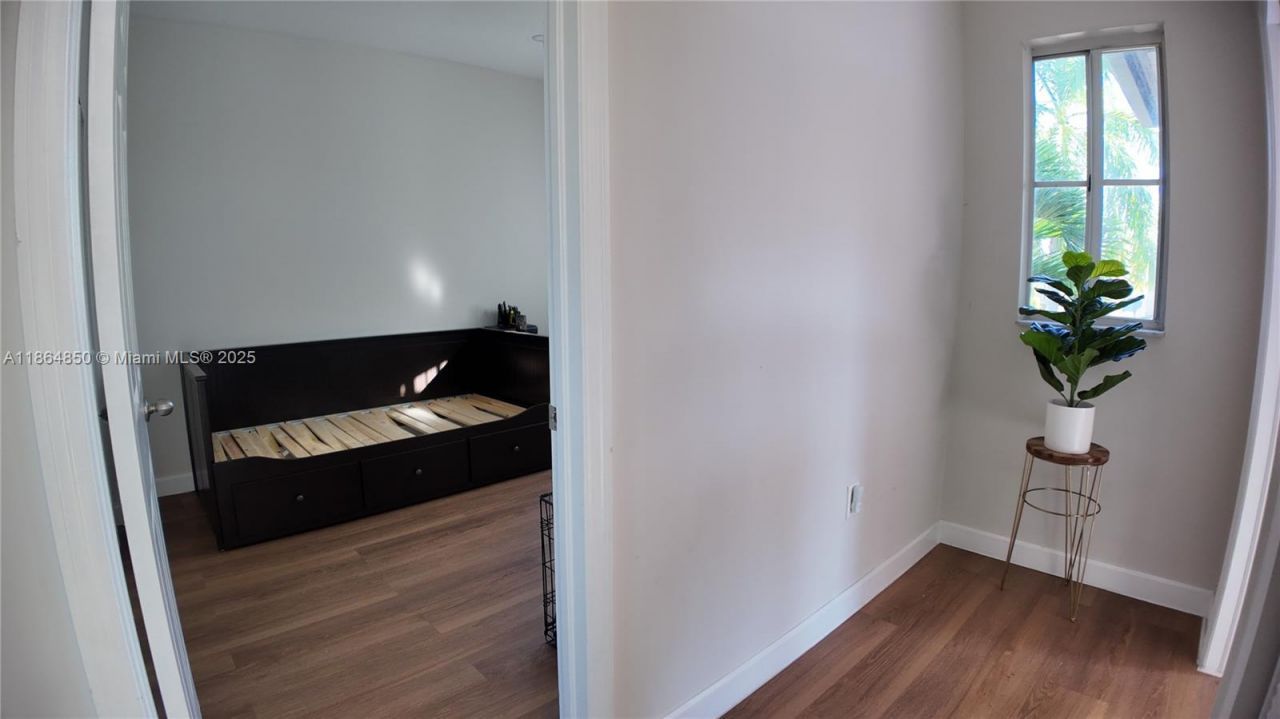 2558 NE 41st Ave, Homestead, FL 33033 Photo