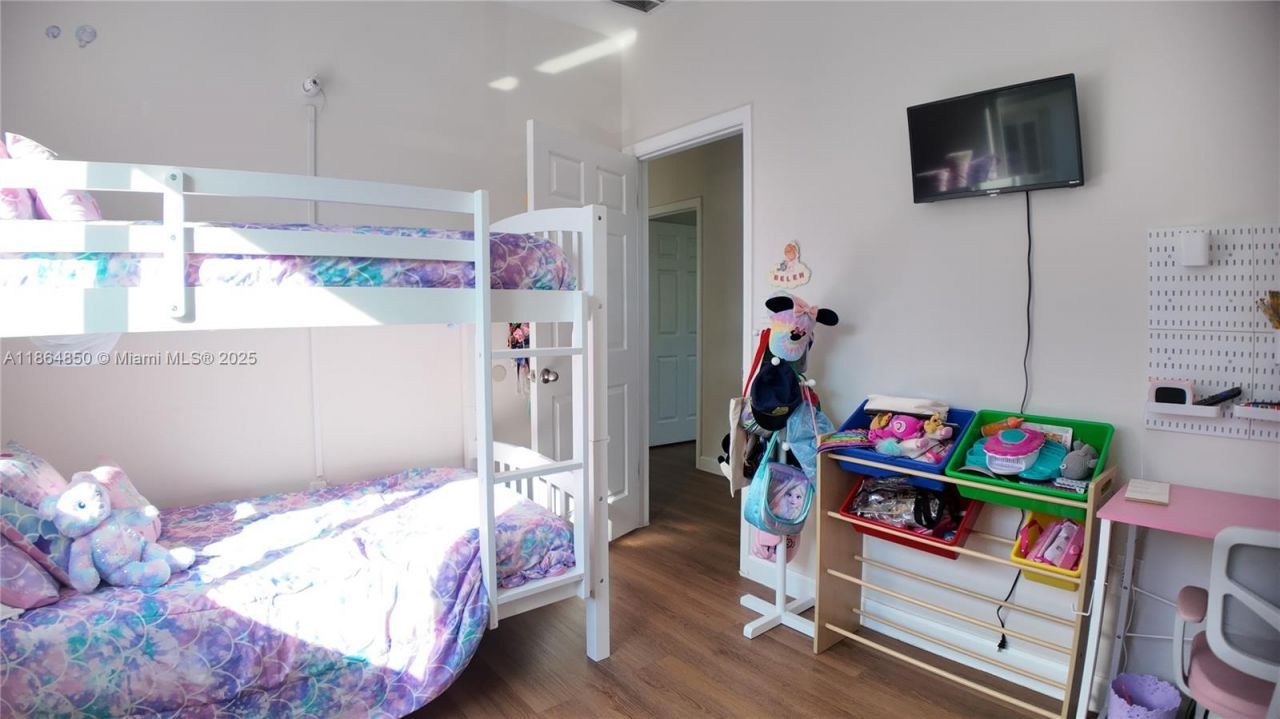 2558 NE 41st Ave, Homestead, FL 33033 Photo