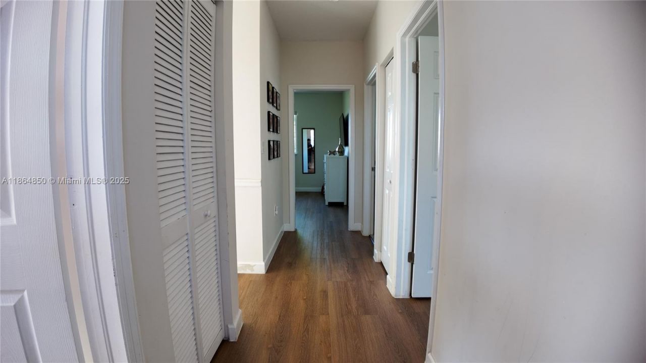 2558 NE 41st Ave, Homestead, FL 33033 Photo