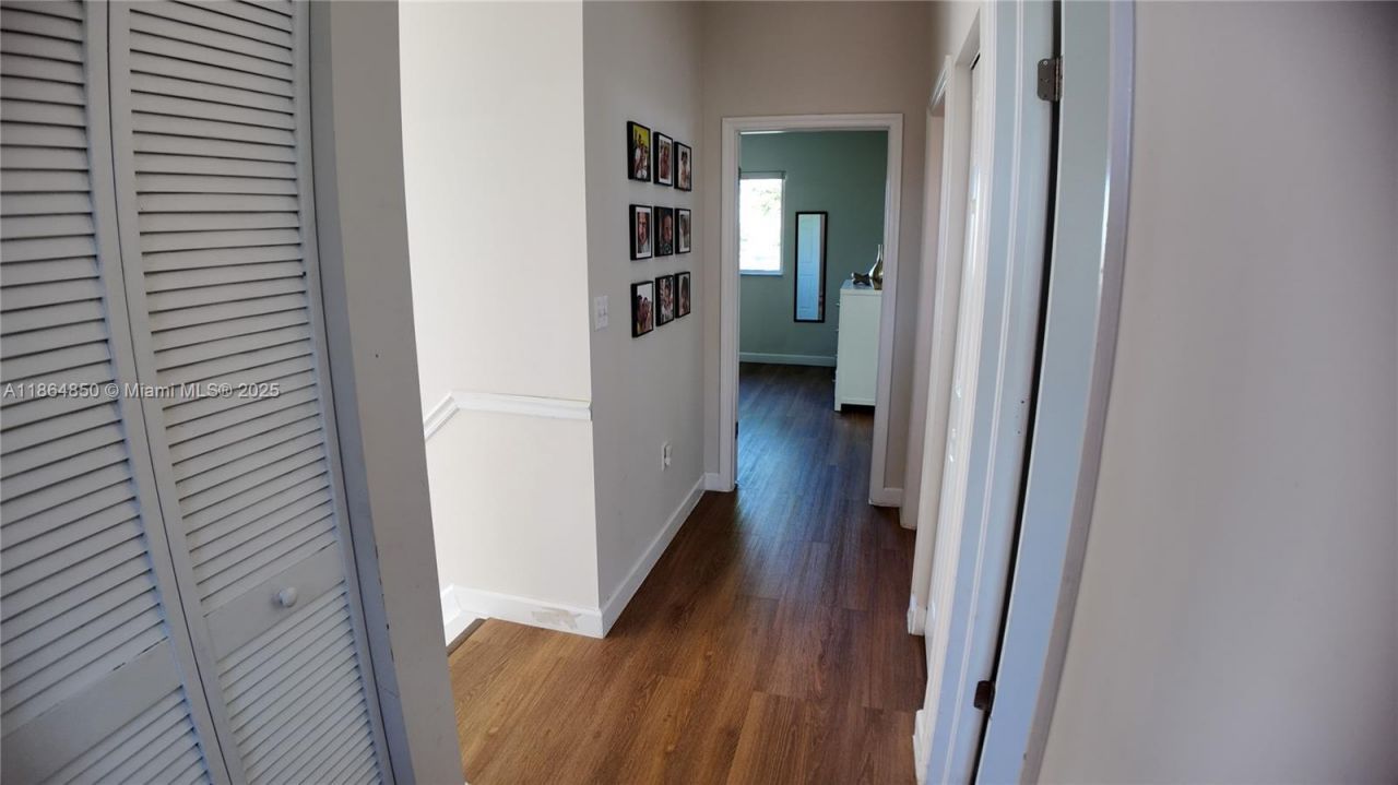 2558 NE 41st Ave, Homestead, FL 33033 Photo