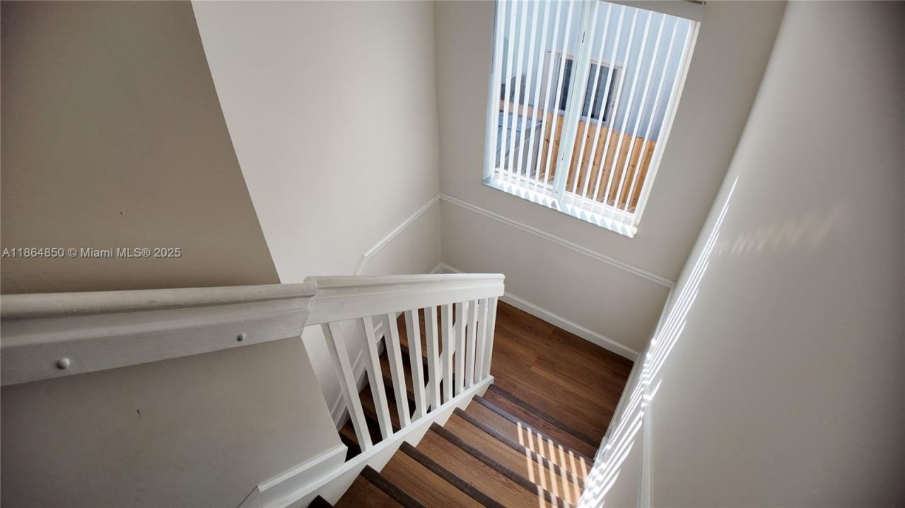 2558 NE 41st Ave, Homestead, FL 33033 Photo