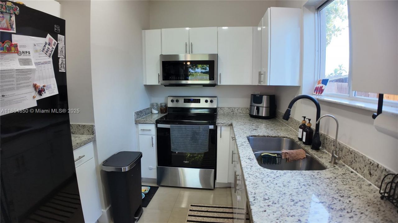 2558 NE 41st Ave, Homestead, FL 33033 Photo