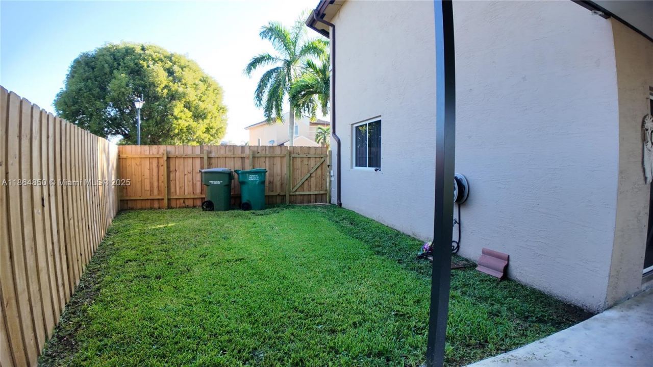 2558 NE 41st Ave, Homestead, FL 33033 Photo