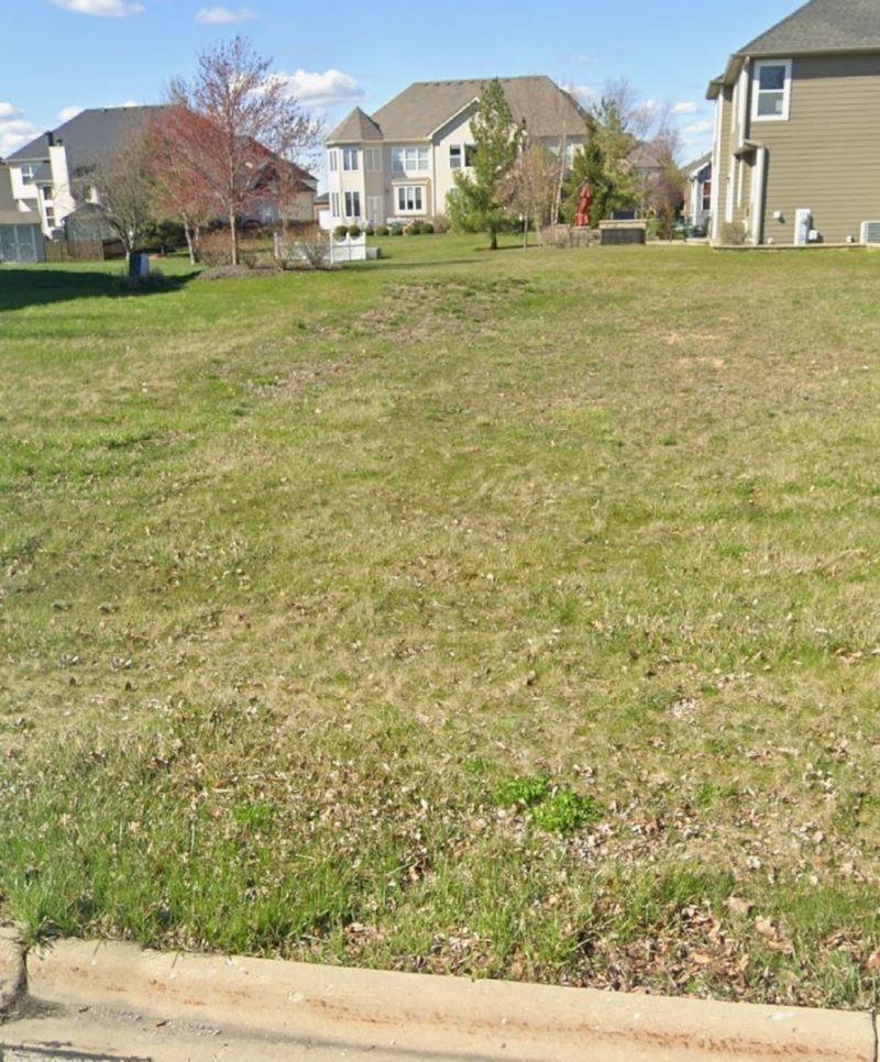 512 Bennett Drive, North Aurora, IL 60542 Main Photo