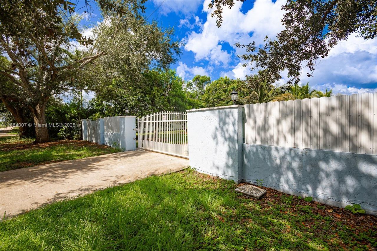 36520 SW 214th Ave, Homestead, FL 33034 Photo