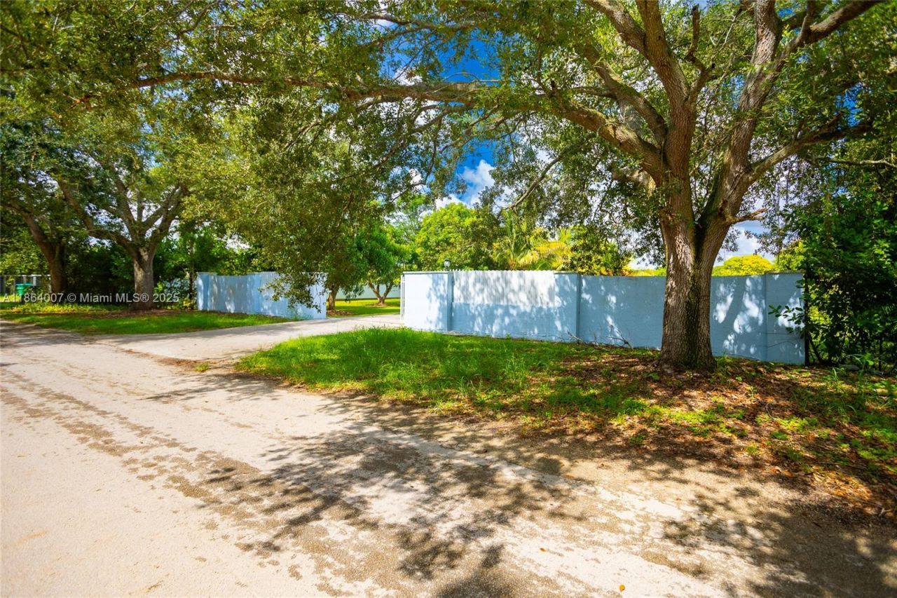 36520 SW 214th Ave, Homestead, FL 33034 Photo