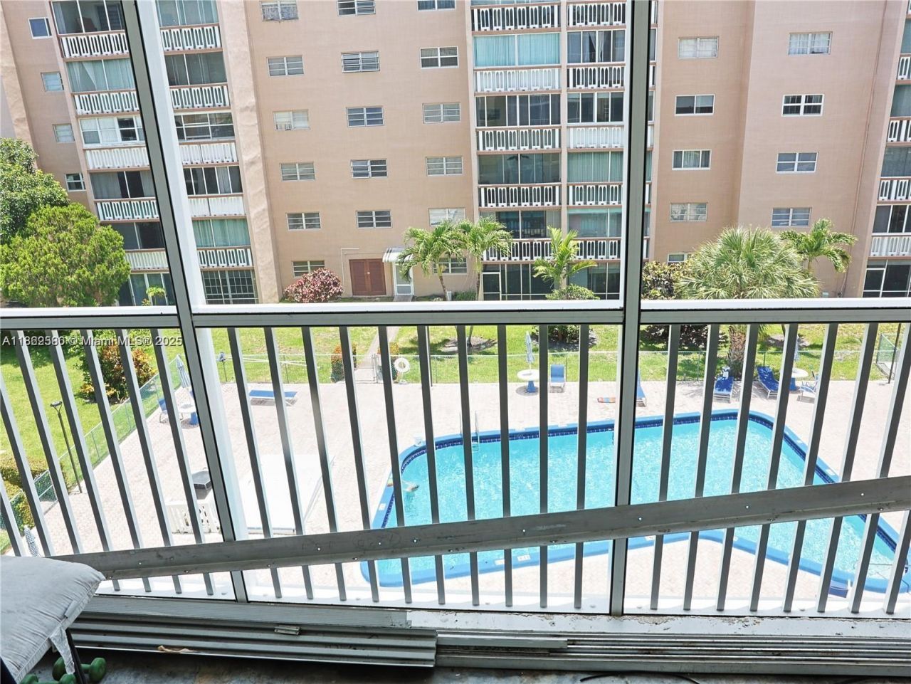 319 NE 14th Ave, Unit 505, Hallandale Beach, FL 33009 Photo