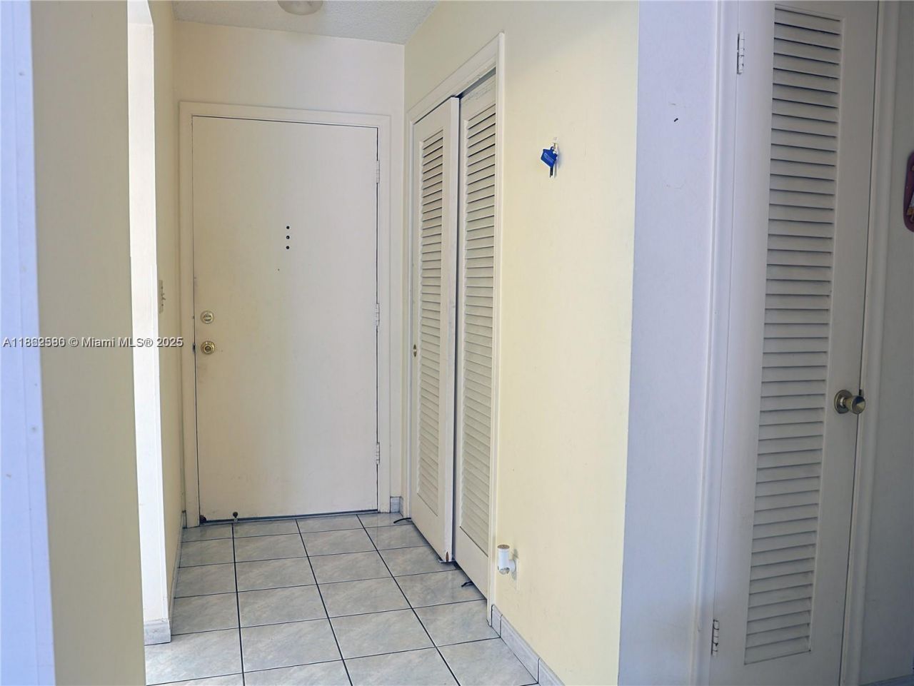 319 NE 14th Ave, Unit 505, Hallandale Beach, FL 33009 Photo