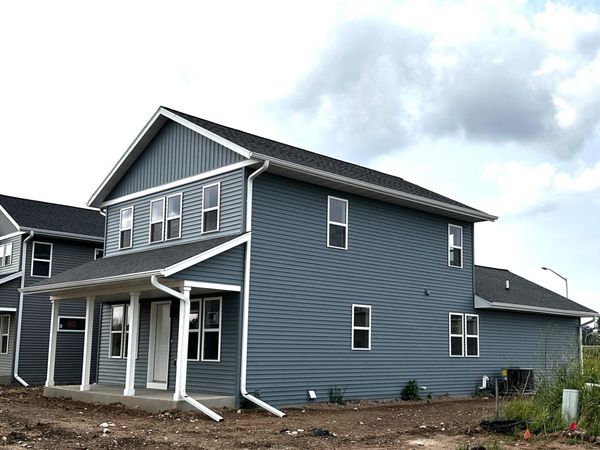 1053 Fairway Ct, Sheboygan Falls, WI 53085