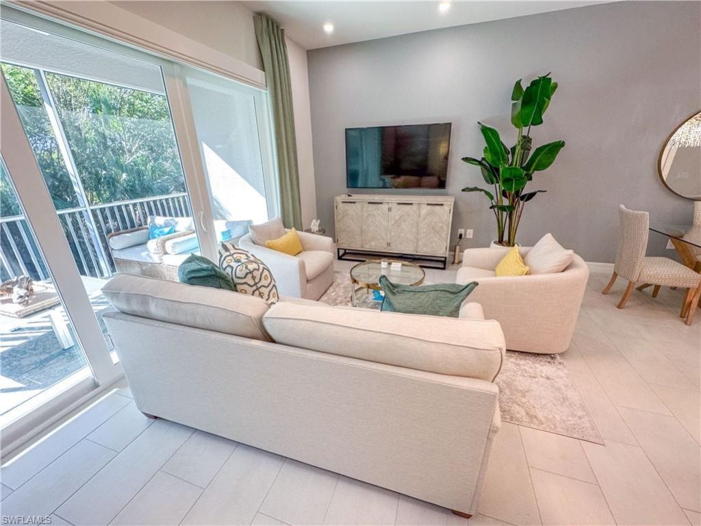 232 Indies Dr E, Unit 201, Naples, FL 34114 Photo