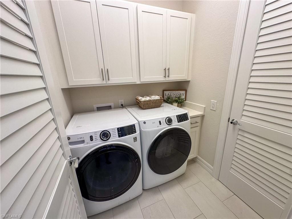 232 Indies Dr E, Unit 201, Naples, FL 34114 Photo