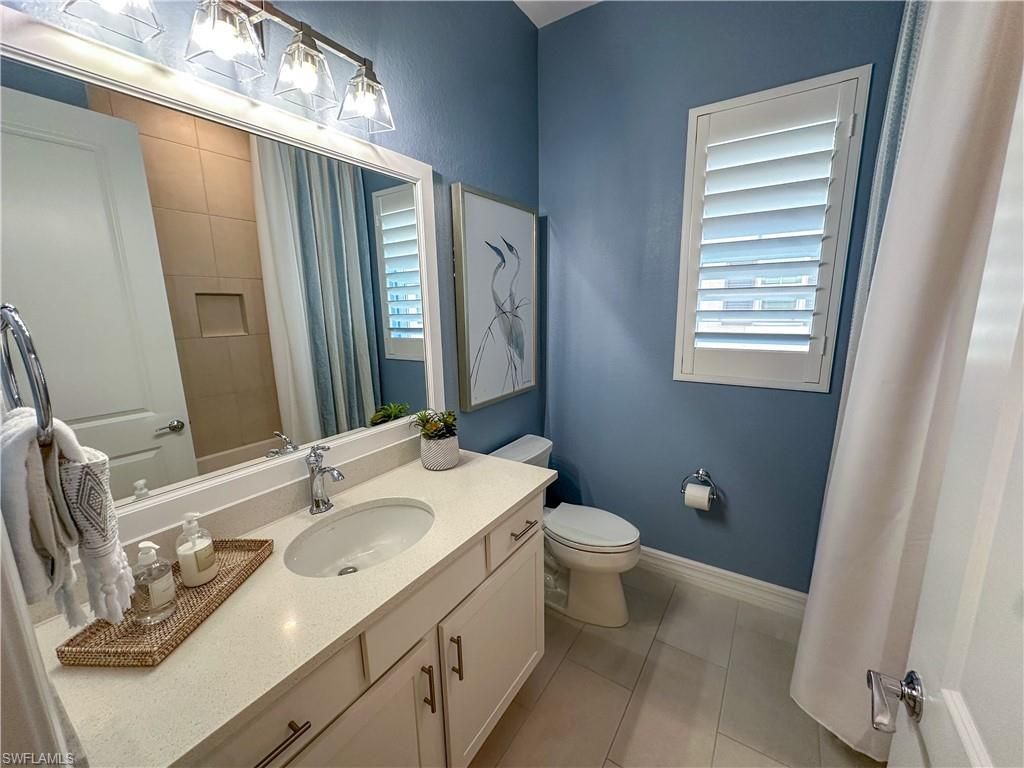 232 Indies Dr E, Unit 201, Naples, FL 34114 Photo
