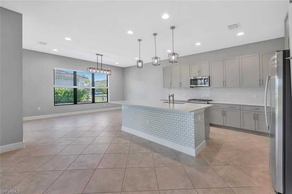 12260 Red Pine Pl, Estero, FL 33928 Photo