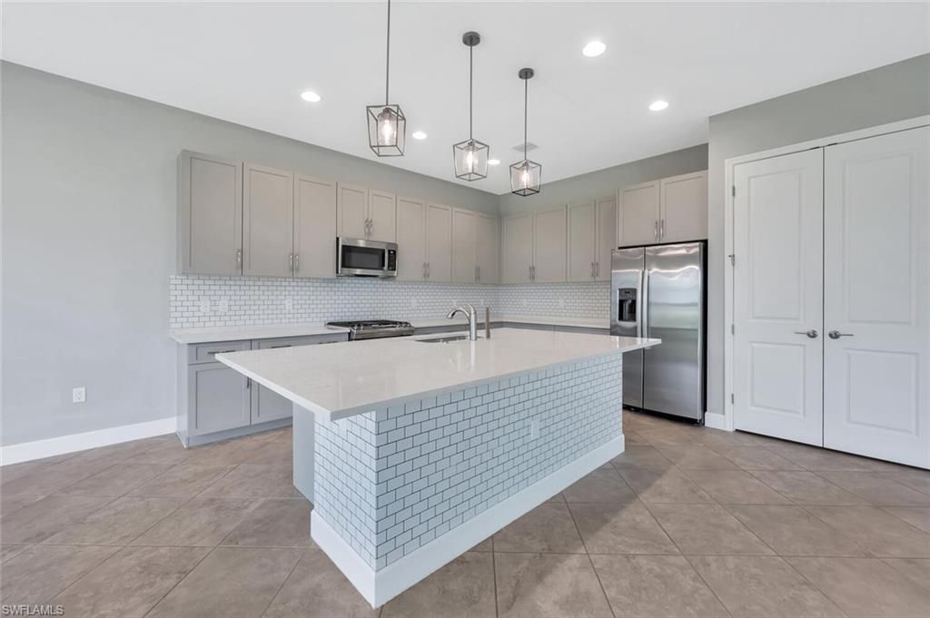 12260 Red Pine Pl, Estero, FL 33928 Photo