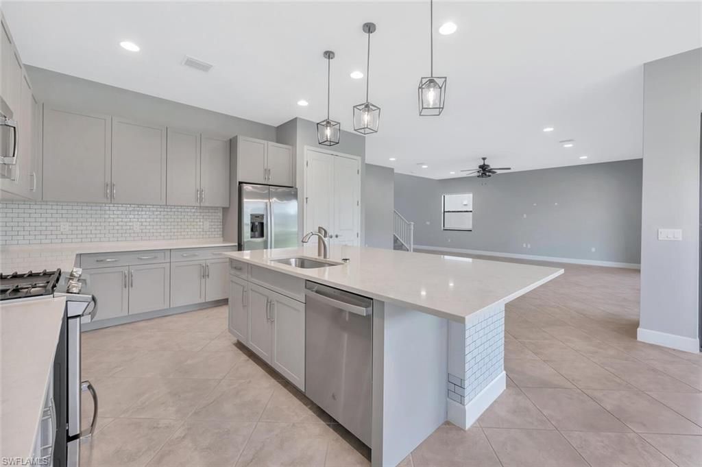 12260 Red Pine Pl, Estero, FL 33928 Photo