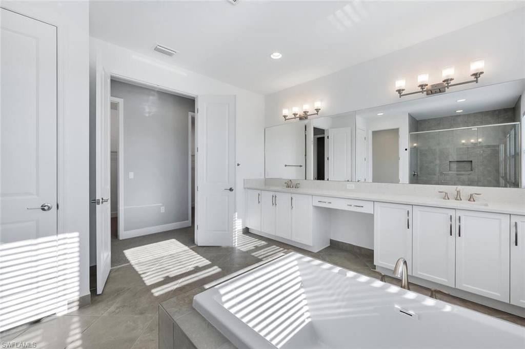 12260 Red Pine Pl, Estero, FL 33928 Photo