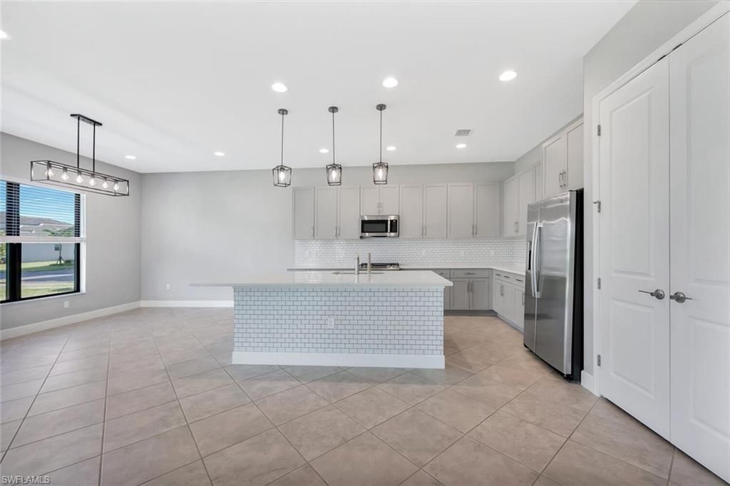 12260 Red Pine Pl, Estero, FL 33928 Photo