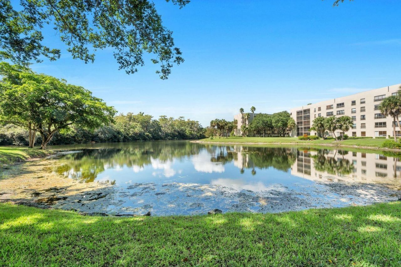 4125 S Carambola Circle, Unit 2126, Coconut Creek, FL 33066 Photo