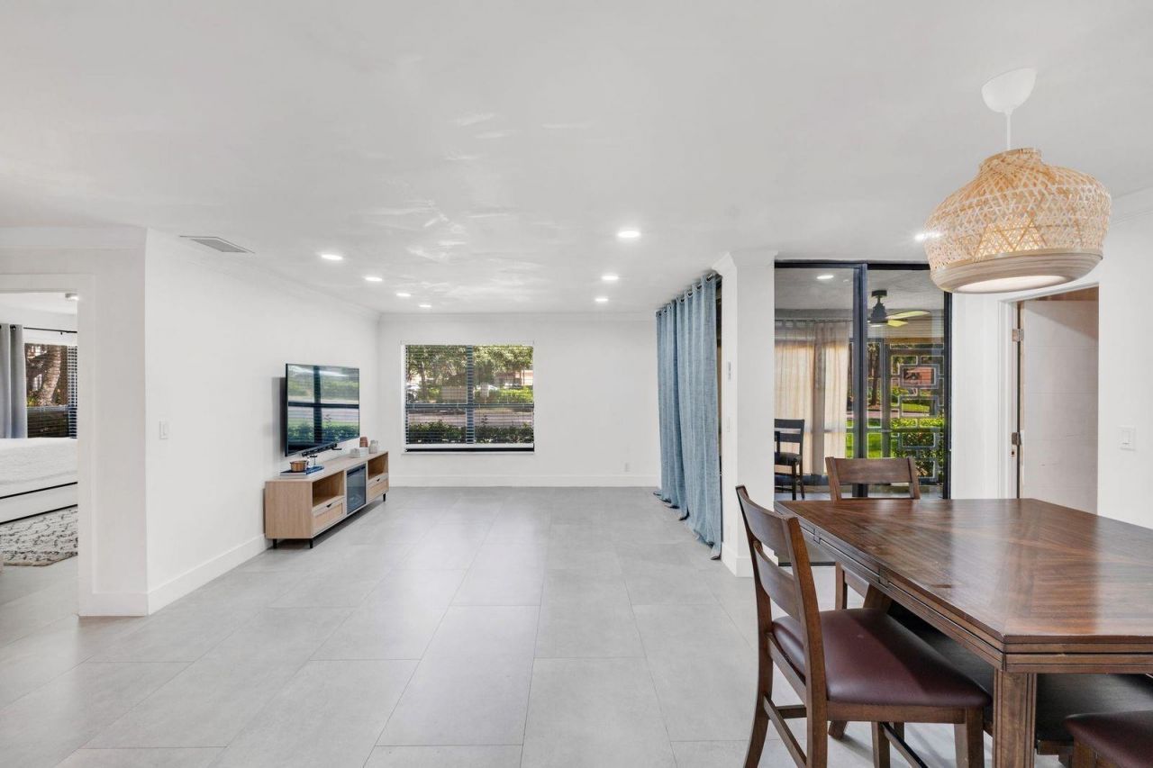 4125 S Carambola Circle, Unit 2126, Coconut Creek, FL 33066 Photo