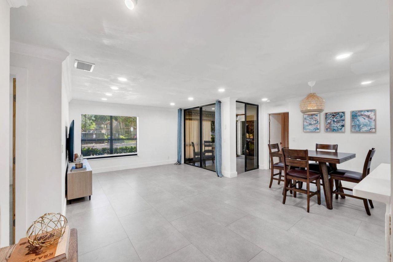 4125 S Carambola Circle, Unit 2126, Coconut Creek, FL 33066 Photo