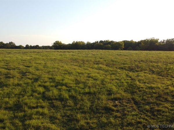 E 1010 Road, Okemah, OK 74859