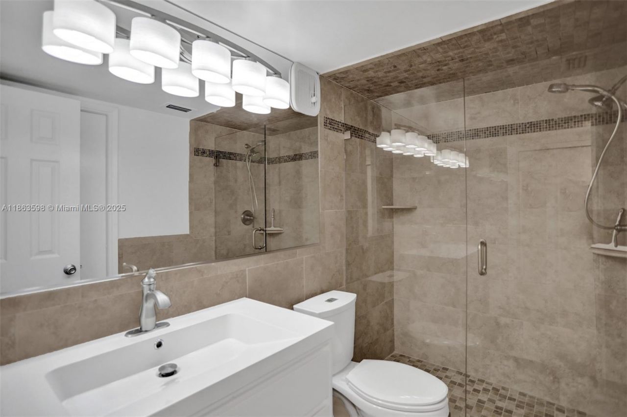 1160 Hillsboro Mile, Unit 701, Hillsboro Beach, FL 33062 Photo