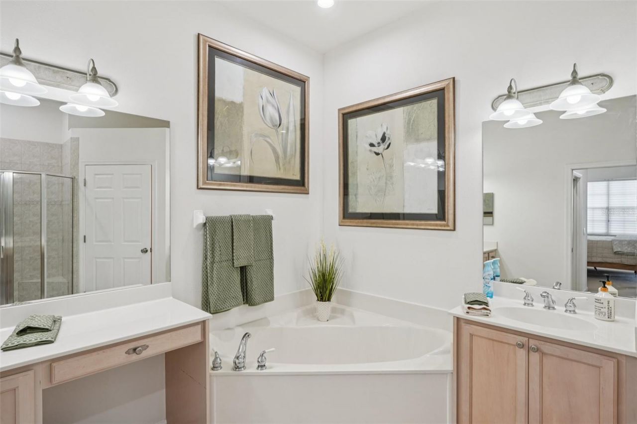 10100 Valiant Court, Unit 201, Miromar Lakes, FL 33913 Photo