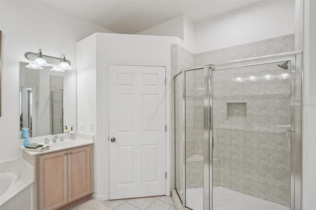 10100 Valiant Court, Unit 201, Miromar Lakes, FL 33913 Photo