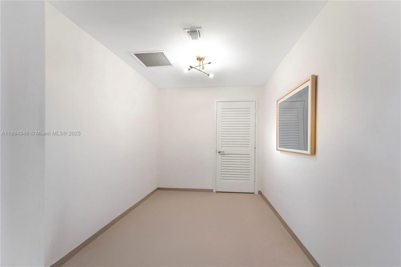 88 SW 7th St, Unit 2910, Miami, FL 33130 Photo