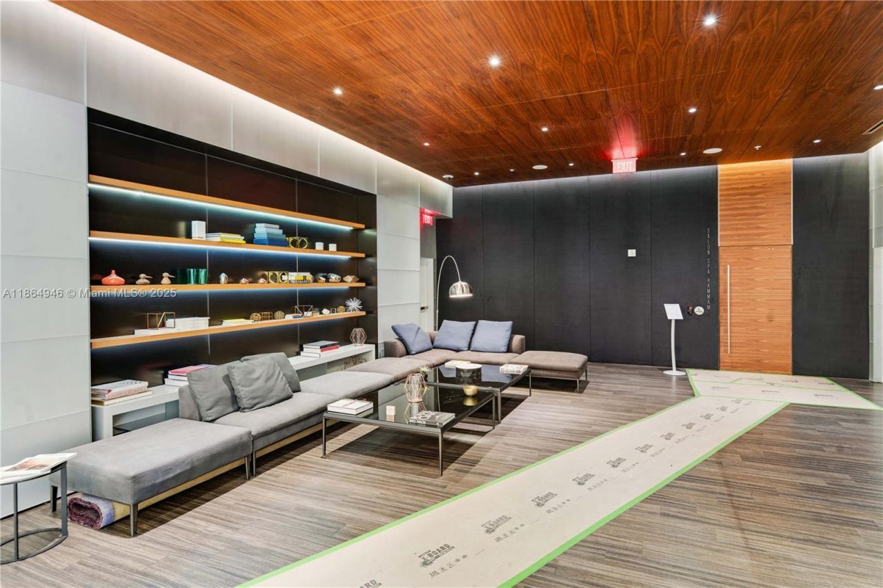 88 SW 7th St, Unit 2910, Miami, FL 33130 Photo