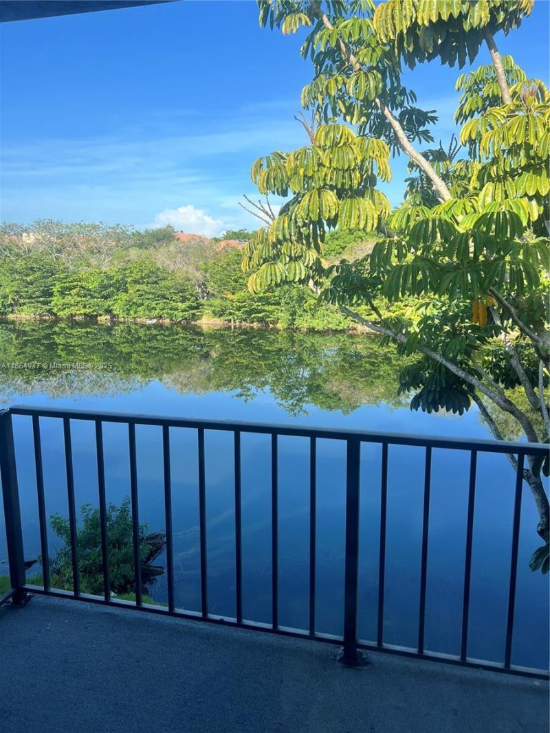 3621 NW 95th Ter, Unit 523, Sunrise, FL 33351 Photo