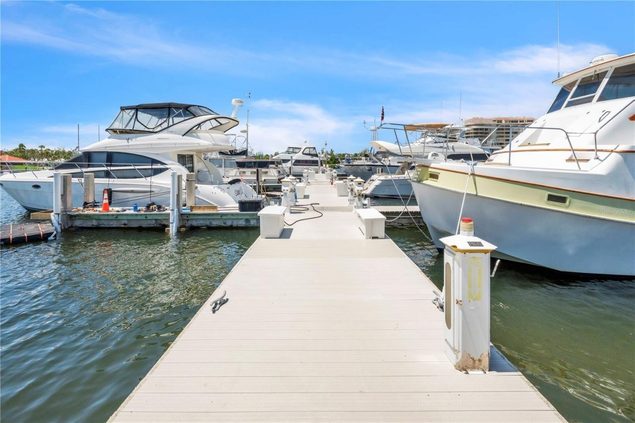 2600 Harbourside Drive, Unit R9, Longboat Key, FL 34228 Photo