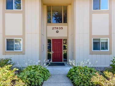 27835 Berrywood Lane, Farmington, MI 48334