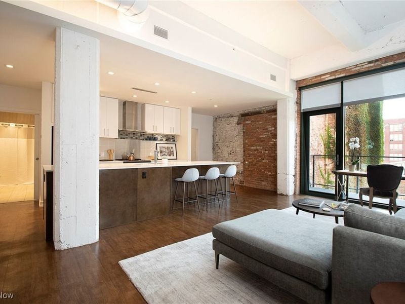 725 Johnson Court, Unit 407, Cleveland, OH 44113 Photo 11