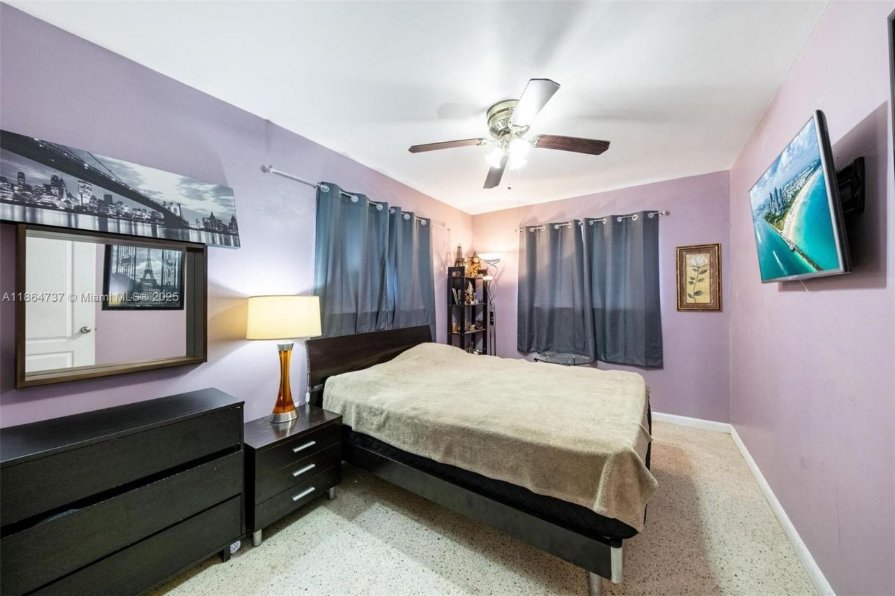 897 W 36th St, Hialeah, FL 33012 Photo