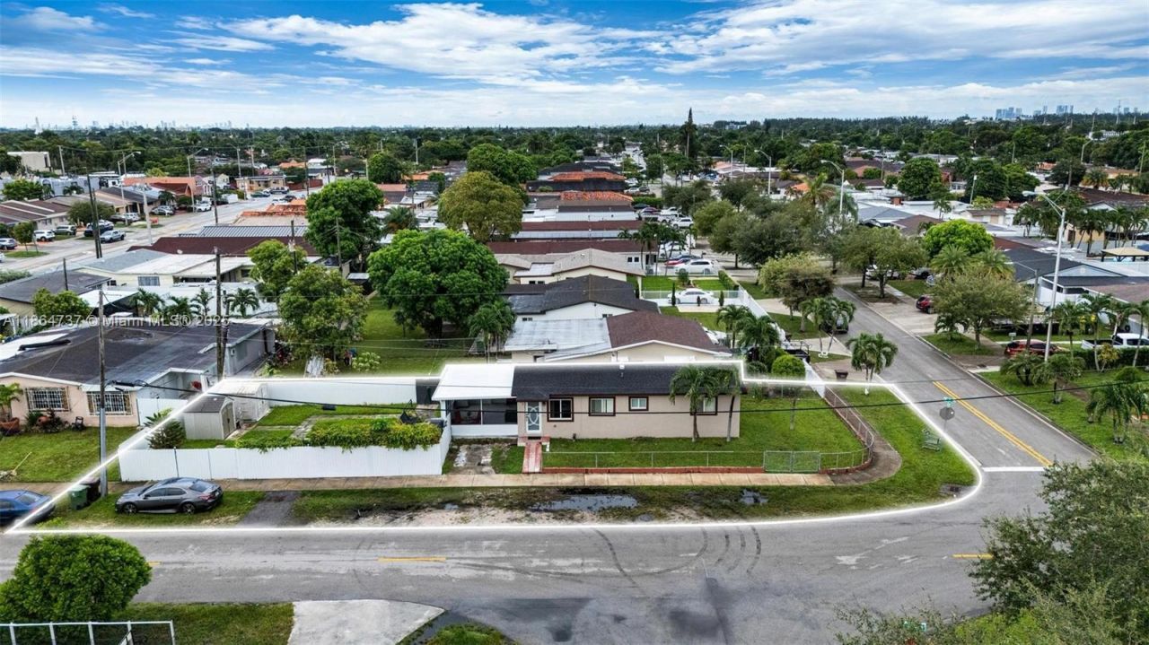 897 W 36th St, Hialeah, FL 33012 Photo