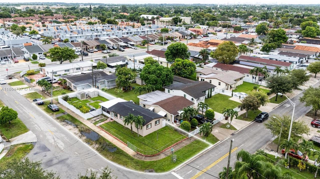 897 W 36th St, Hialeah, FL 33012 Photo
