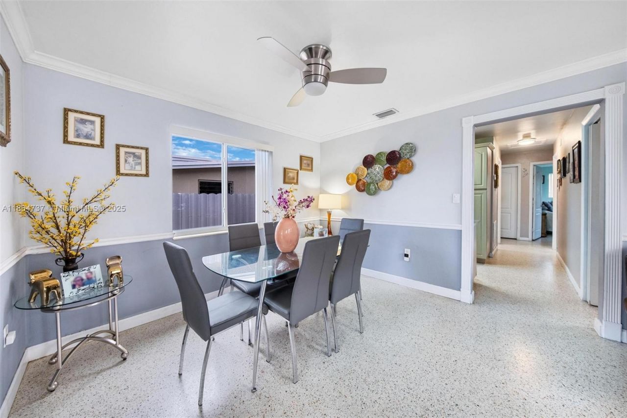 897 W 36th St, Hialeah, FL 33012 Photo