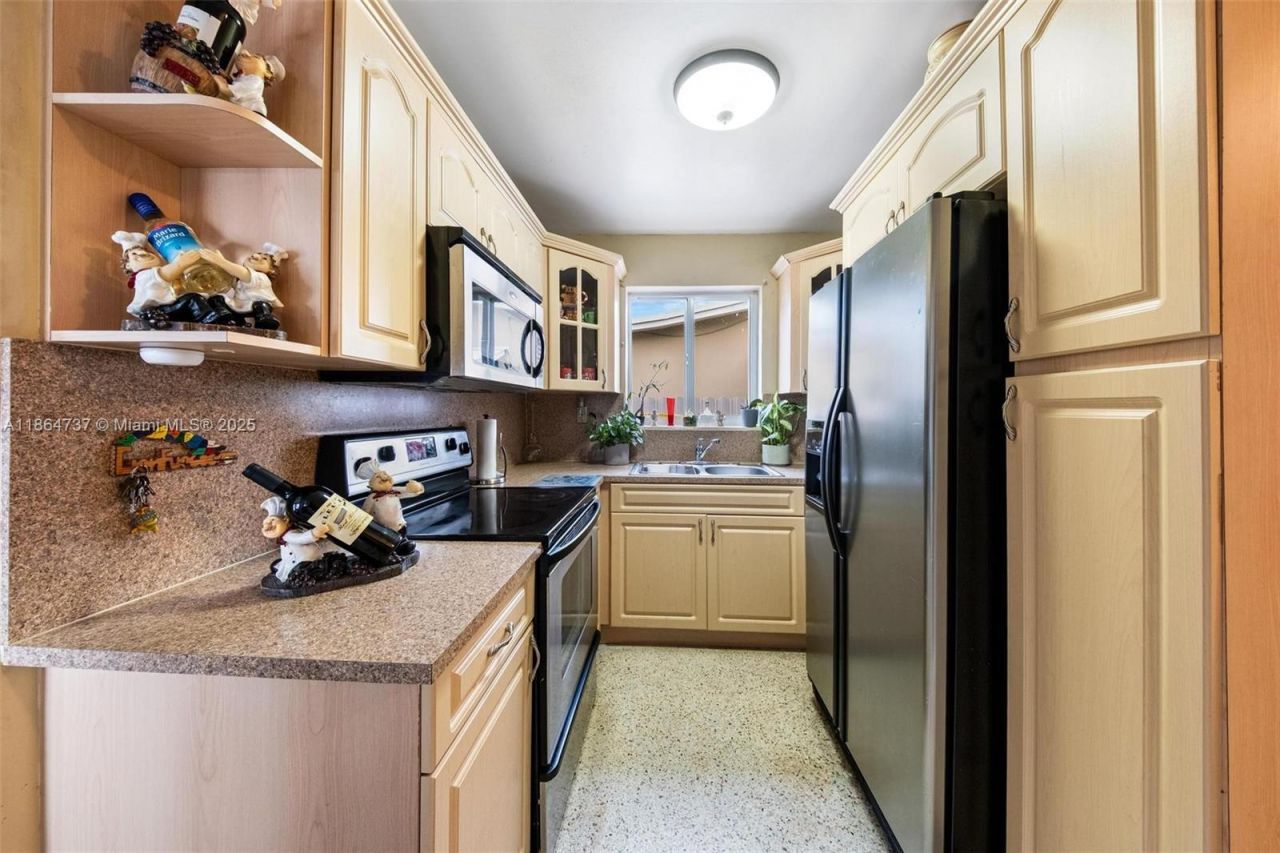 897 W 36th St, Hialeah, FL 33012 Photo