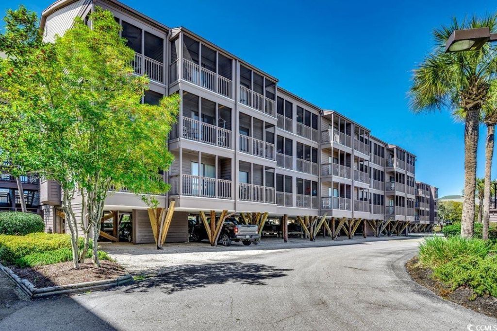 206 2nd Ave. N Photo 1