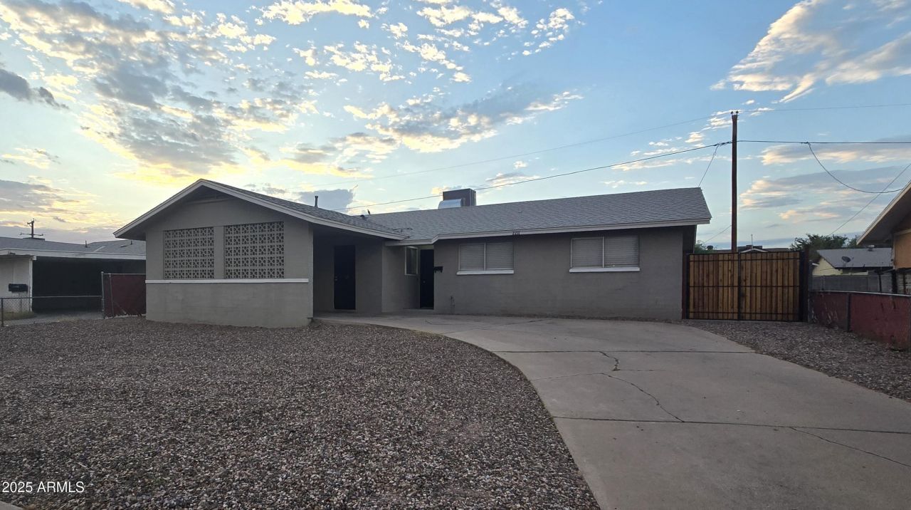 2211 W Pecan Road, Phoenix, AZ 85041 Main Photo