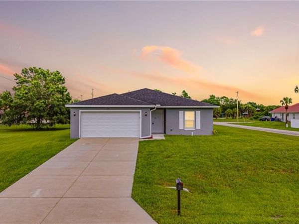 137 Wanatah AVE, LEHIGH ACRES, FL 33974