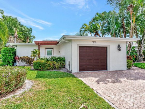 13708 Whispering Lakes Lane, Palm Beach Gardens, FL 33418
