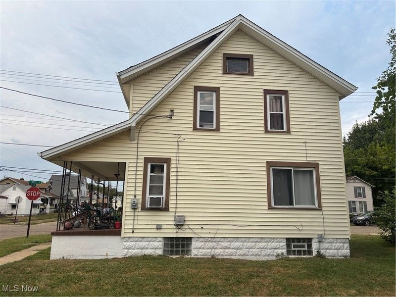 1742 Taft Avenue NE, Canton, OH 44705 Photo 2