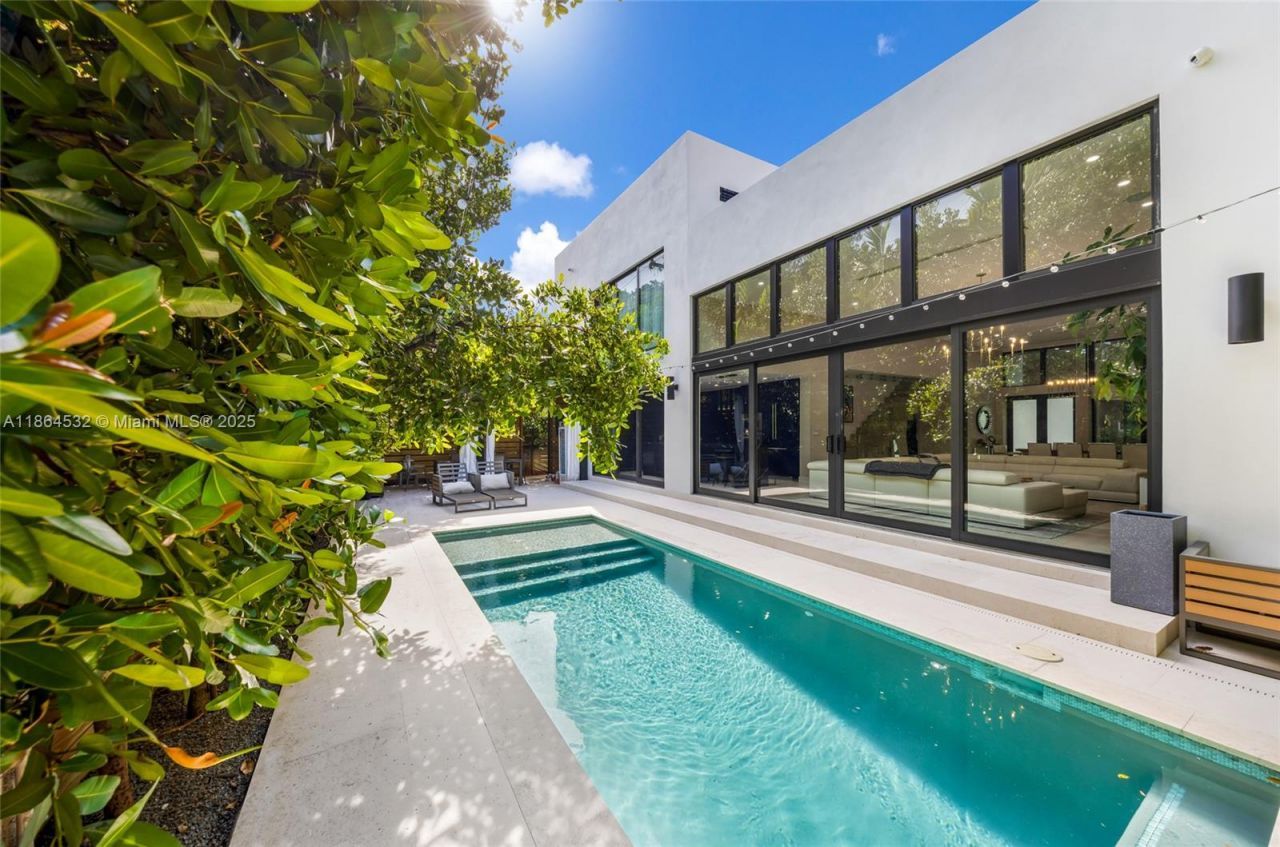 741 NE 80th St, Miami, FL 33138 Photo