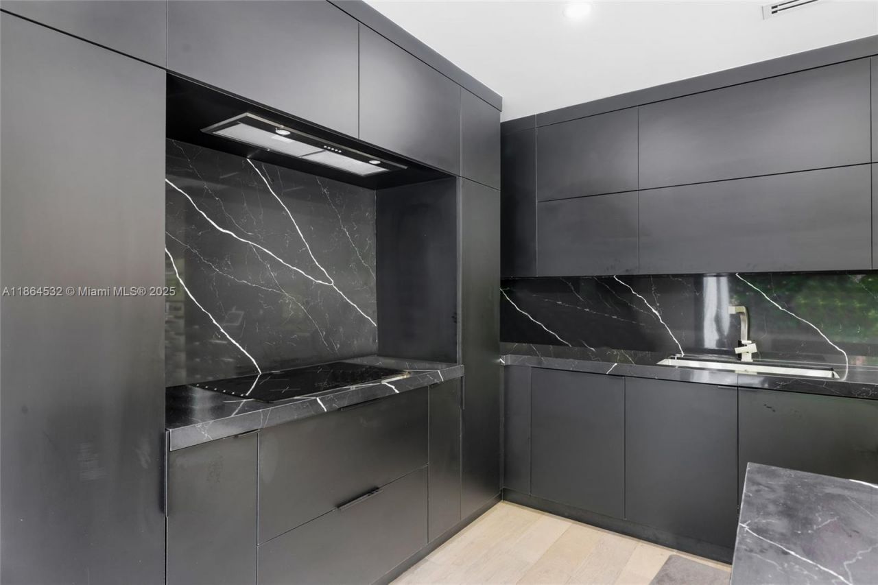 741 NE 80th St, Miami, FL 33138 Photo