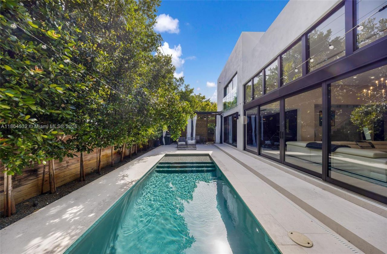 741 NE 80th St, Miami, FL 33138 Photo