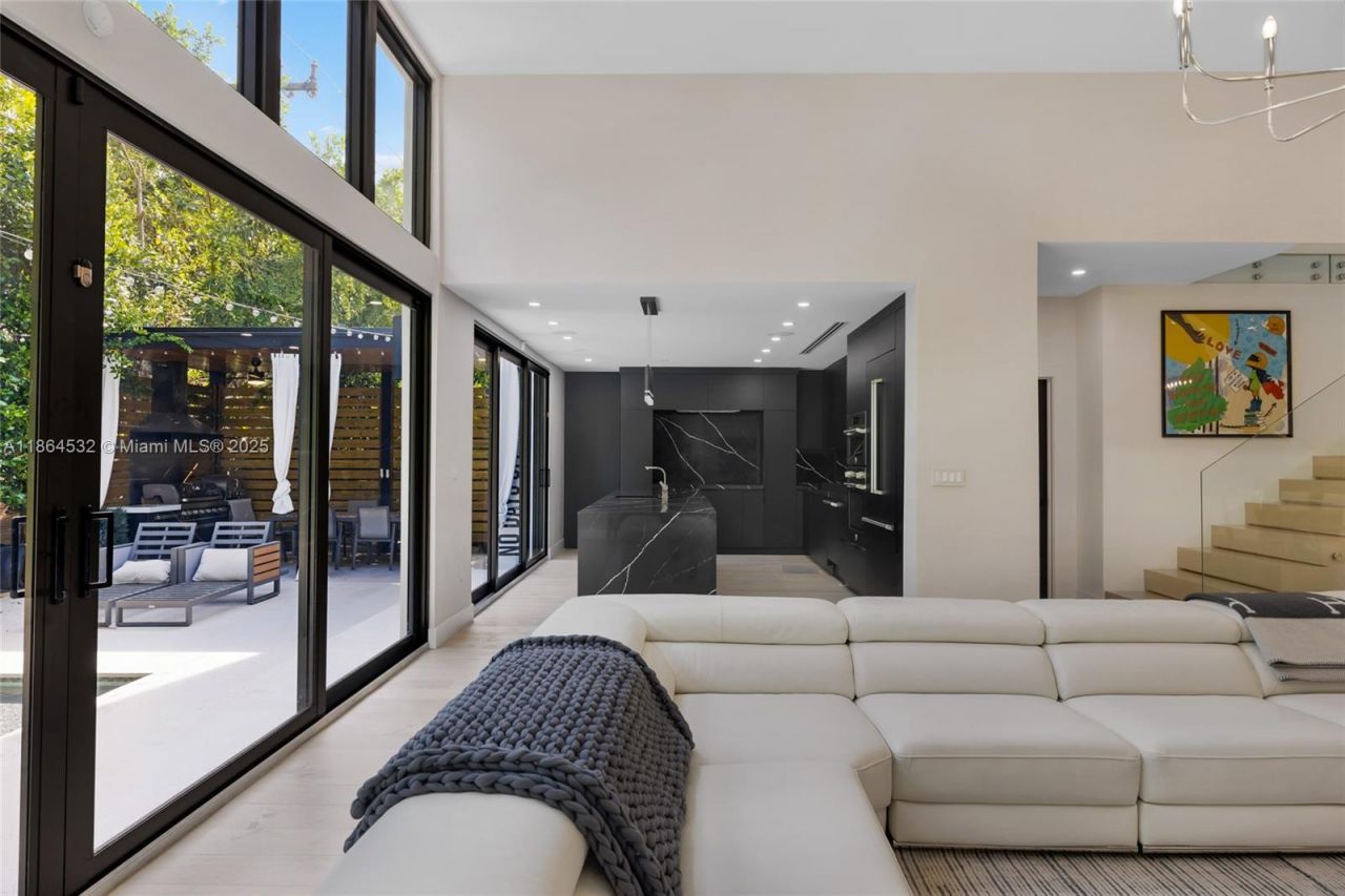 741 NE 80th St, Miami, FL 33138 Photo