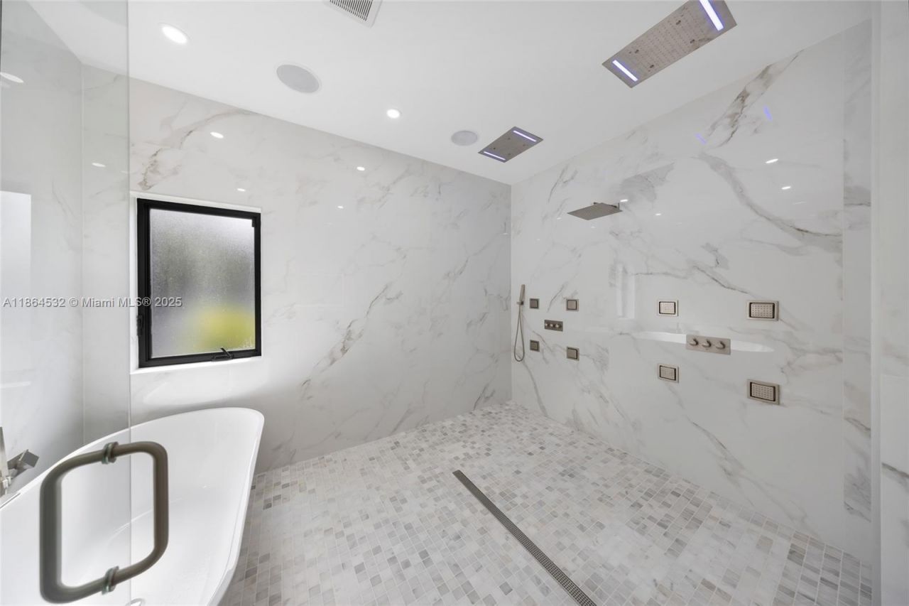 741 NE 80th St, Miami, FL 33138 Photo