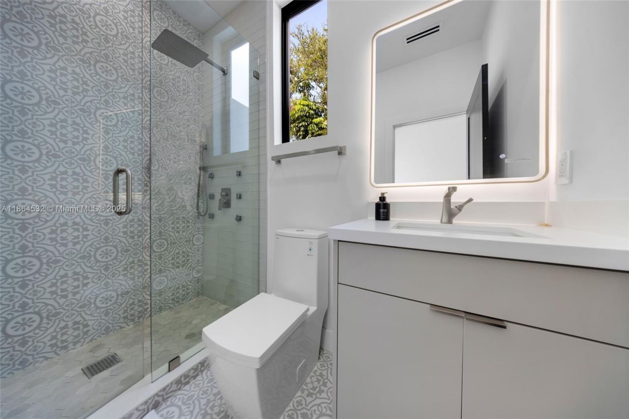 741 NE 80th St, Miami, FL 33138 Photo